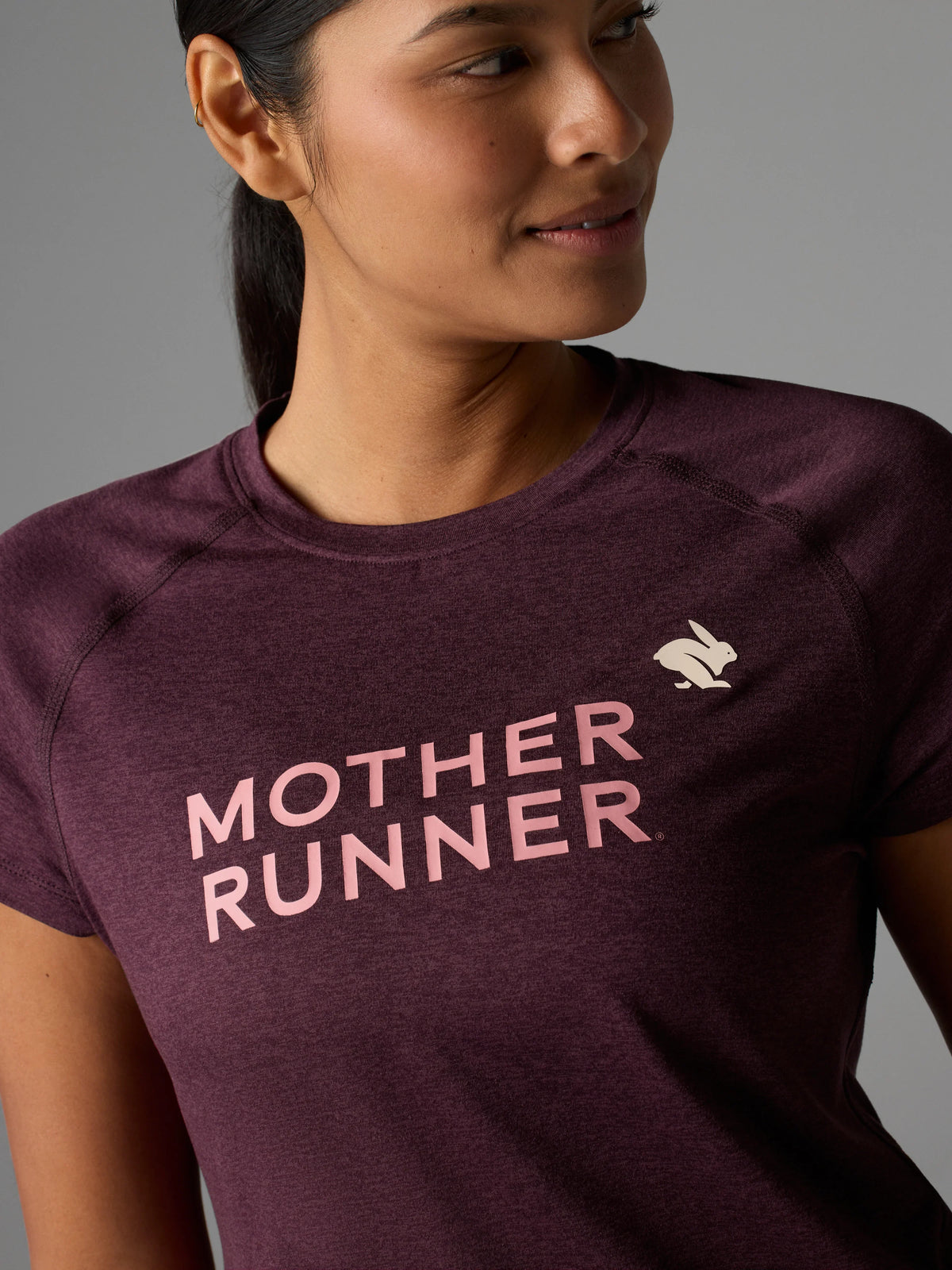 Women's rabbit EZ Tee Short Sleeve in Mauve Mother Runner, detail view