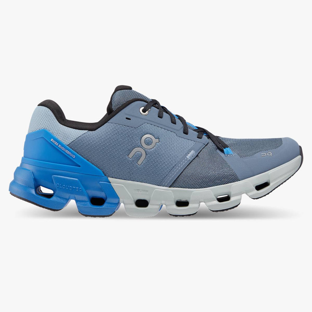 Men's On Cloudflyer 4. Blue/Grey upper. White midsole. Lateral view.