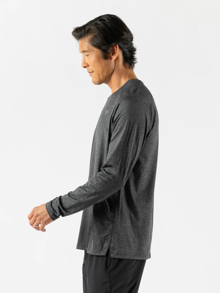Men's rabbit EZ Long Sleeve. Black Charcoal. Lateral view.