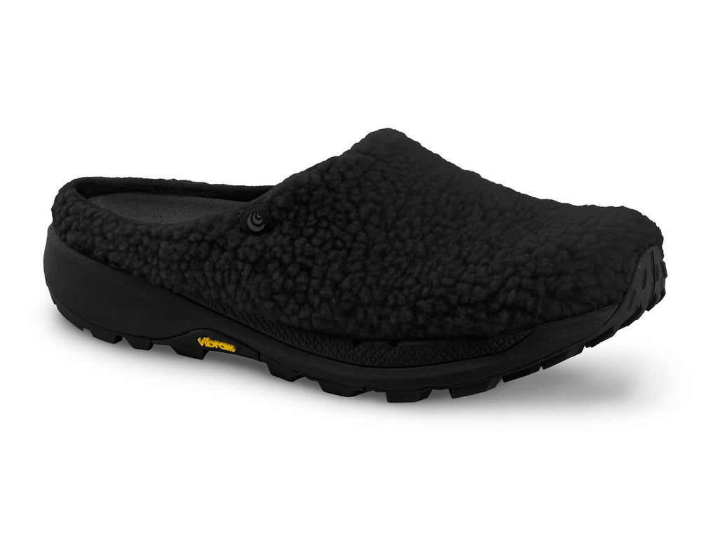 Men's Topo Athletic Revive. Black upper. Black midsole. Lateral view.