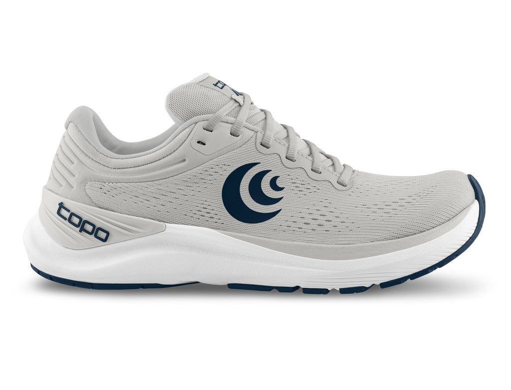 Men's Topo Ultrafly 4. Grey upper. White midsole. Lateral view.