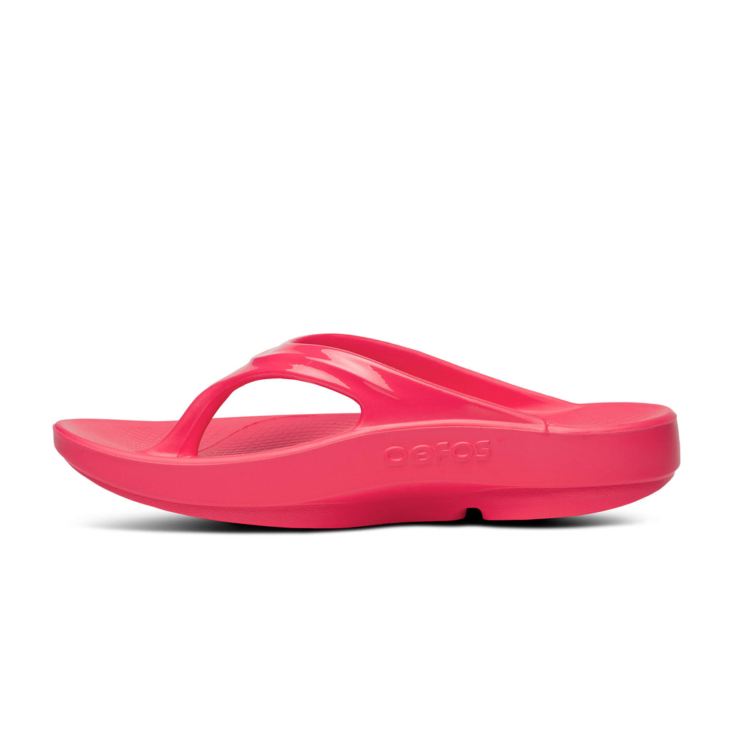 Women's Oofos Oolala Thong. Hot pink. Medial view.