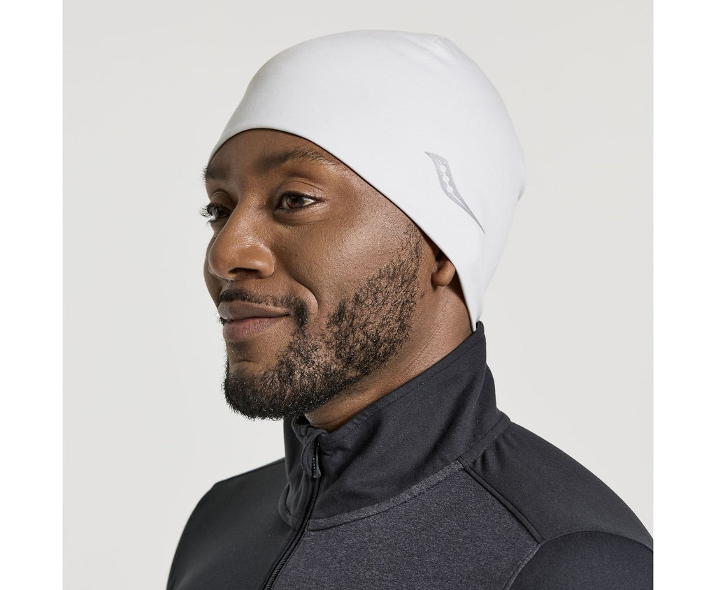 Unisex Saucony Solstice Beanie. White. Front/Lateral view.